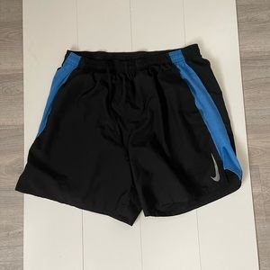 Nike Challenger Black and Blue Running 7 in Shorts